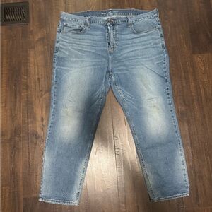 Old Navy Men’s Light Wash Jeans 42x30 Relaxed Fit